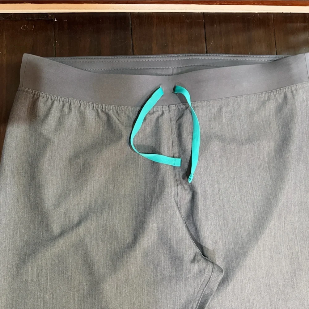 Figs relaxed fit